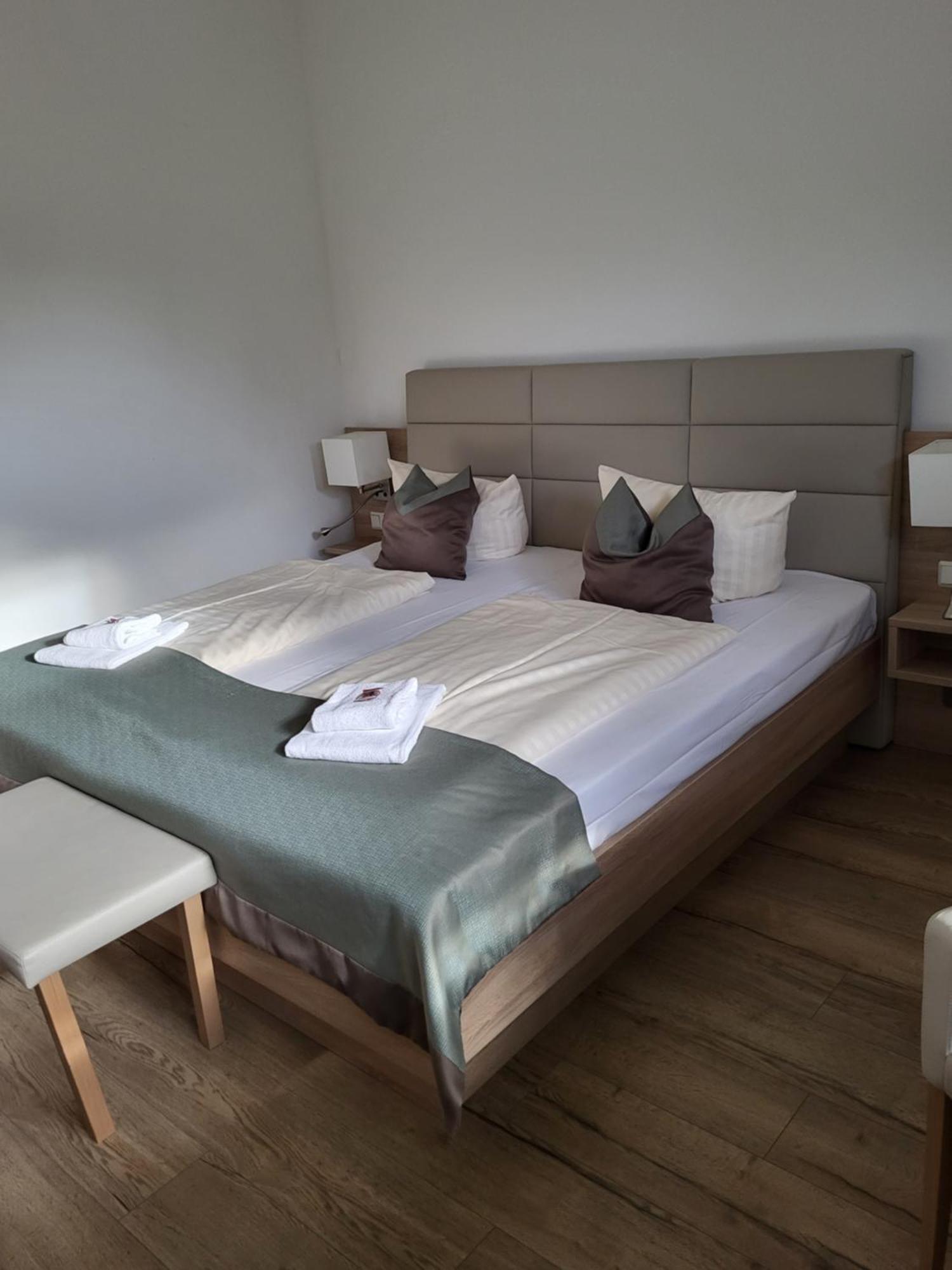 Bootshaus Hotel Bedekaspel ภายนอก รูปภาพ